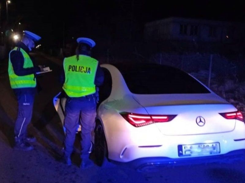 Kierowca mercedesa pędził 102 km/h w terenie zabudowanym. 27-latek z gminy Więcbork stracił prawko na 3 miesiące [FOTO]