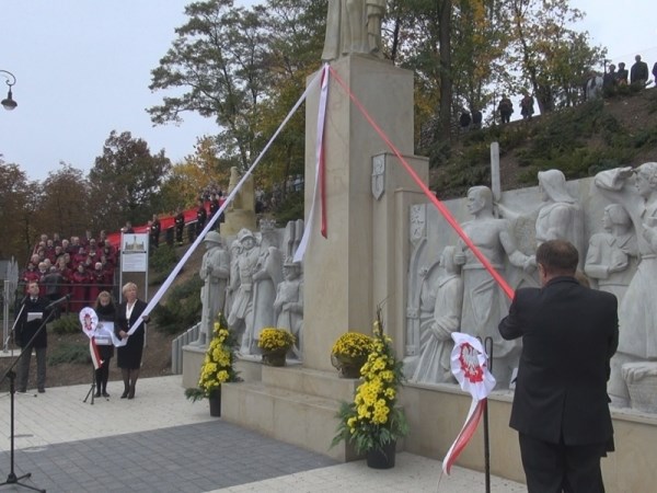 Odsłonięcie Pomnika Wdzięczności Chrystusa Króla w Sępólnie Krajeńskim (WIDEO)
