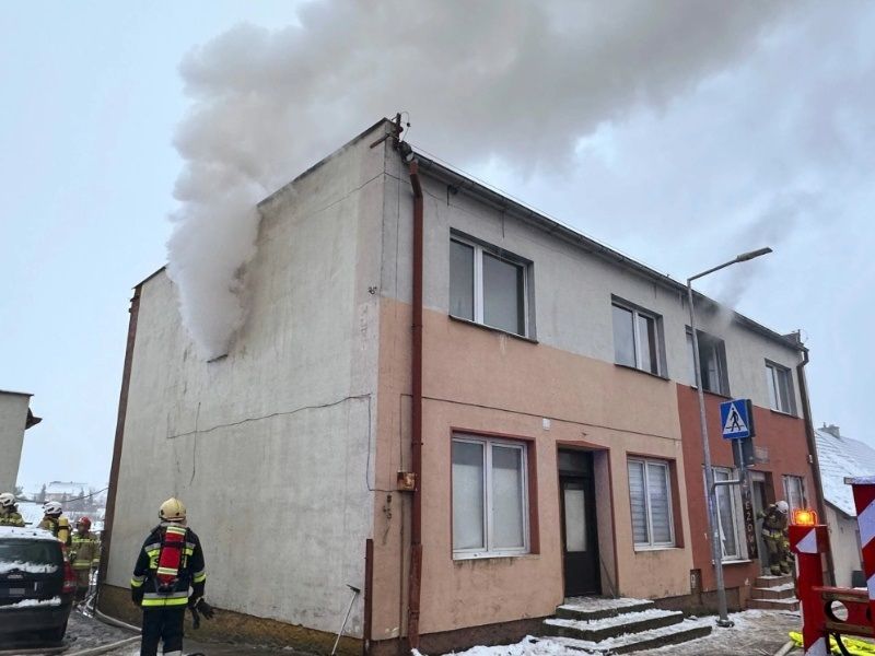 Pożar mieszkania w Kamieniu Krajeńskim. Jedna osoba poszkodowana, zginął pies [FOTO]