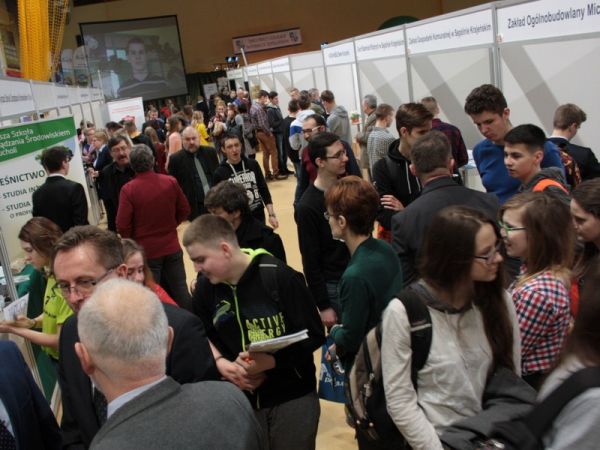 II Targi Pracy i Edukacji w Powiecie Sępoleńskim (WIDEO)