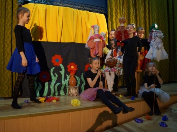 Spotkanie z teatrem "Dzieci-dzieciom"