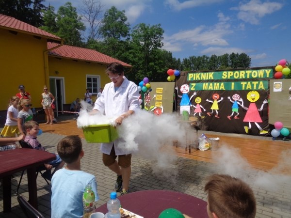 Piknik sportowy z mamą i tatą (FOTO)