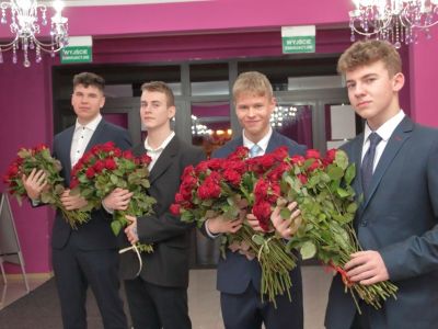 Gminny Dzień Kobiet w sępoleńskim CKiS [FOTO]