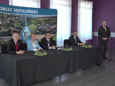 Wojewoda kujawsko-pomorski Michał Sztybel z roboczą wizytą w powiecie sępoleńskim - konferencja prasowa [WIDEO]